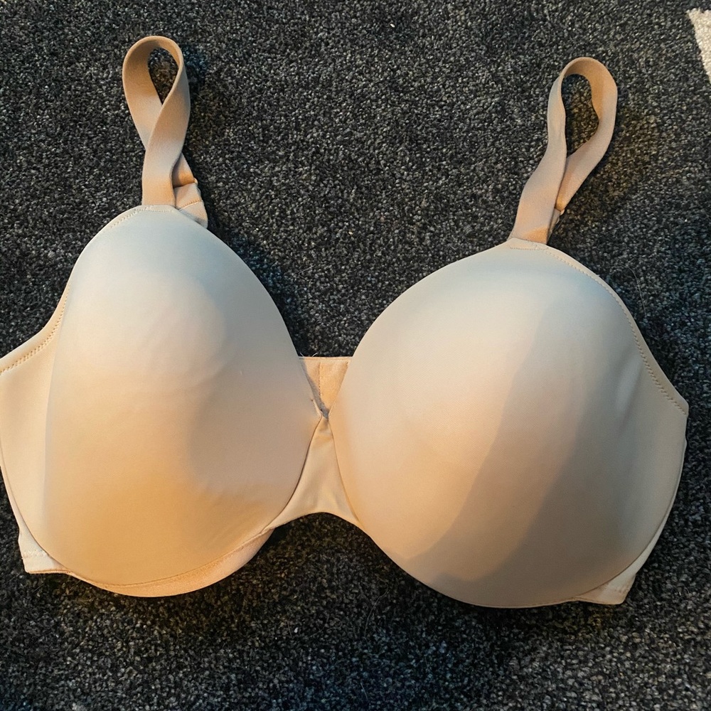 38DD beige bra